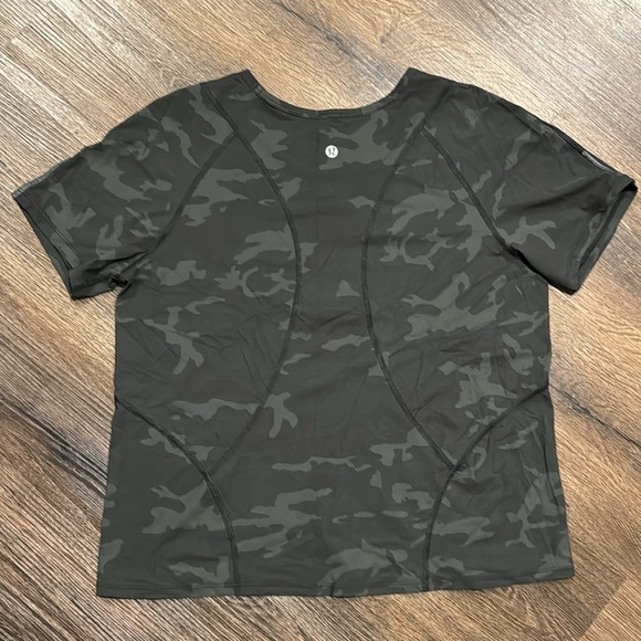 Lululemon sz6 top - Picture 2 of 2